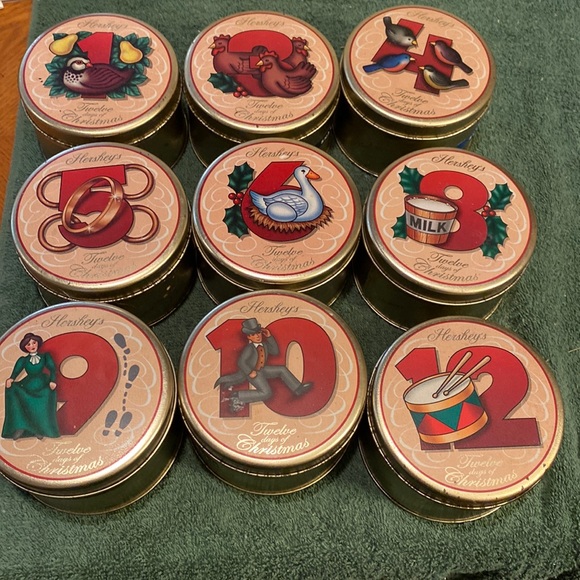 Vintage 1990s Hershey’s 12 days of Christmas tins with notions - Picture 1 of 2